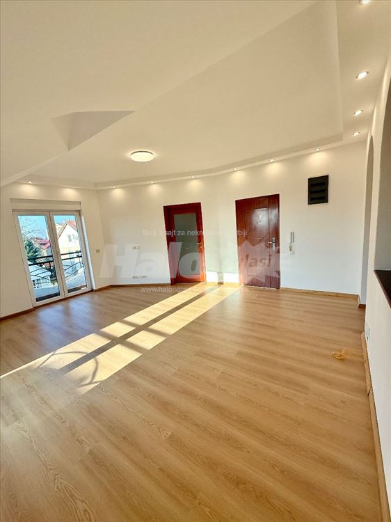 Izdajem LUX PP + magacin, odmah useljiv — 4