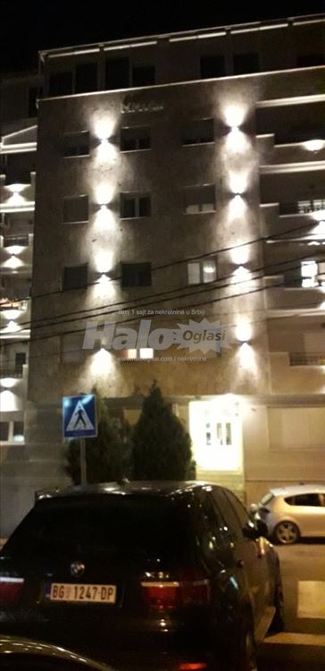 Izdajem lux stan kod Đeram pijace - vlasnik — 2