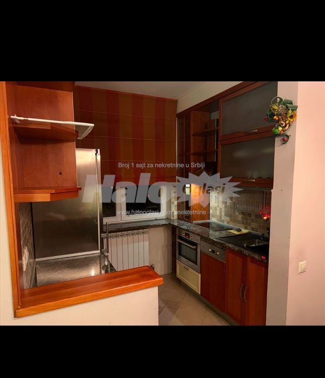 Izdajem lux stan kod Djeram pijace 76 kvadrata — 3