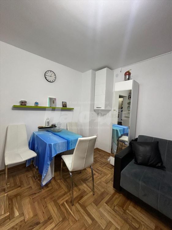 Izdajem LUX stan - moderan — 3