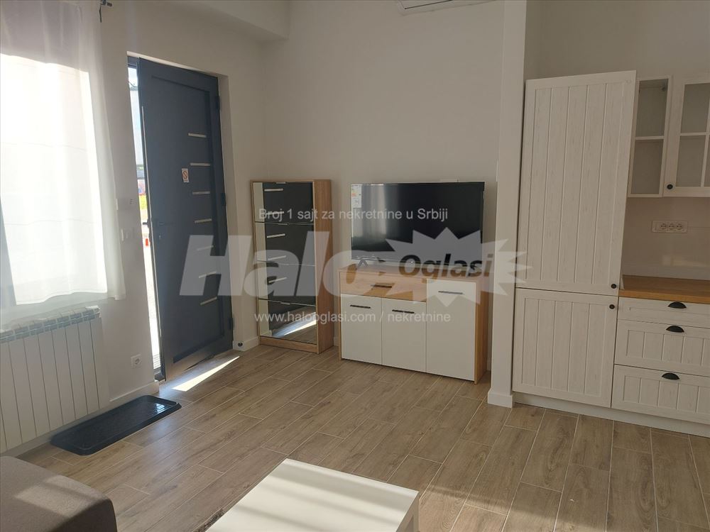 Izdajem lux stan — 13