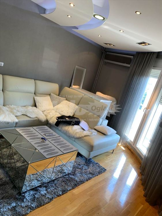 Izdajem lux stan u ulici D Tucovica 69 moguc dogov — 15