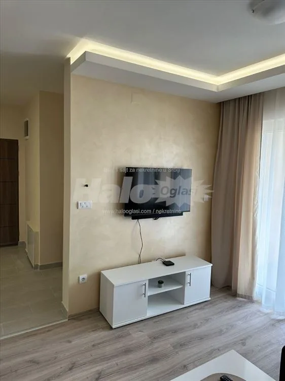 Izdajem lux sunčani stan — 2