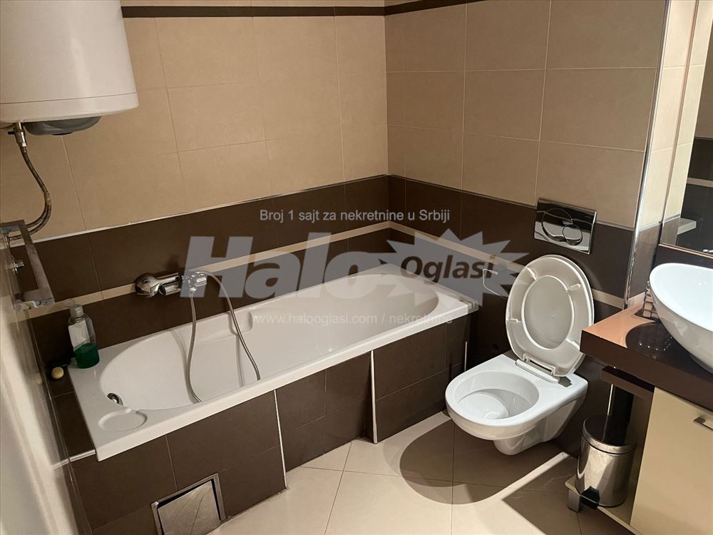 Izdajem luxuzan potpuno namesten stan od 105 m2 — 9