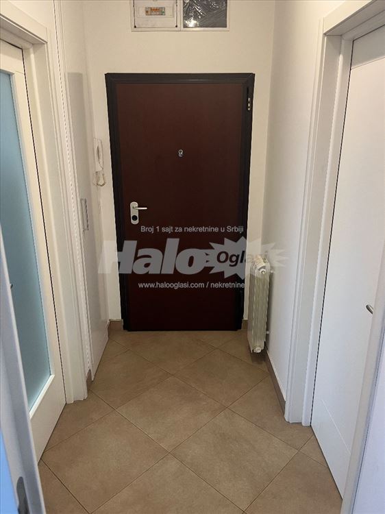 Izdajem luxuzan potpuno namesten stan od 105 m2 — 14
