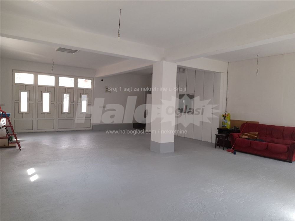 Izdajem magacinski-poslovni prostor 120m² — 2