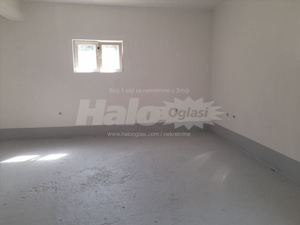 Izdajem magacinski-poslovni prostor 120m² — 3