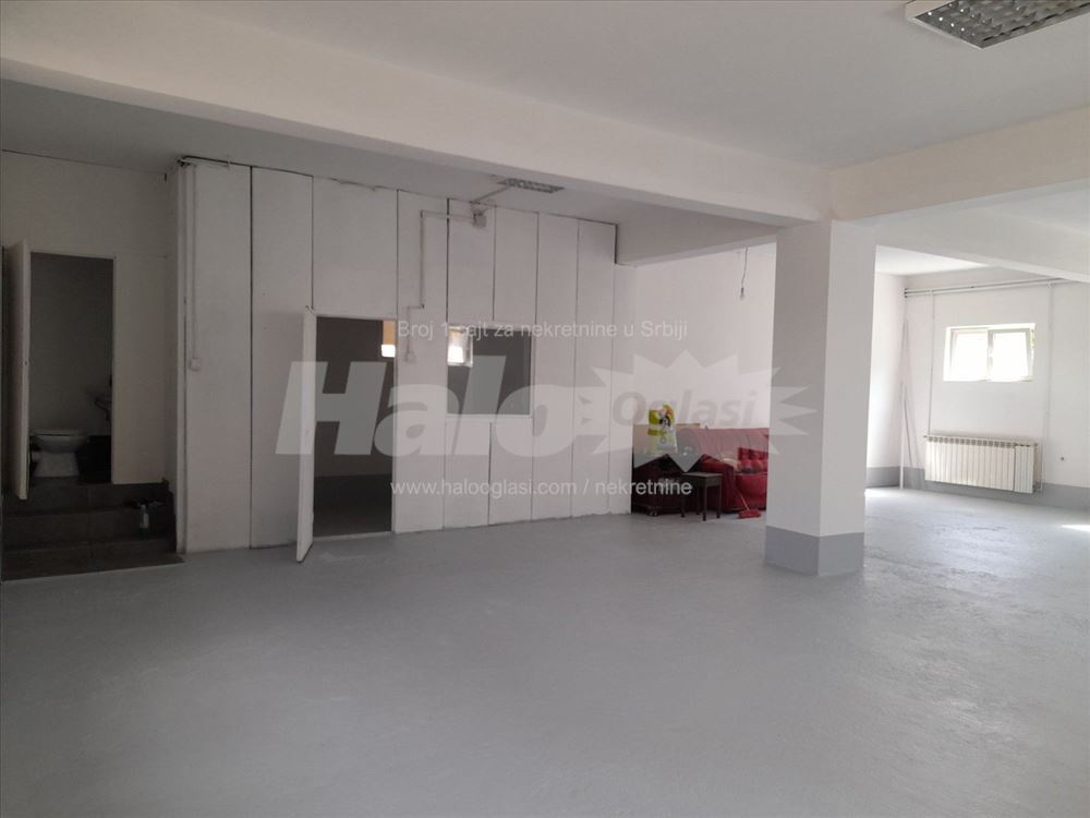 Izdajem magacinski-poslovni prostor 120m² — 6