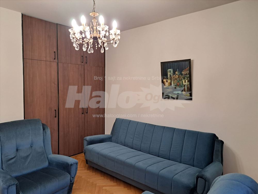 Izdajem mali sredjen stan — 3
