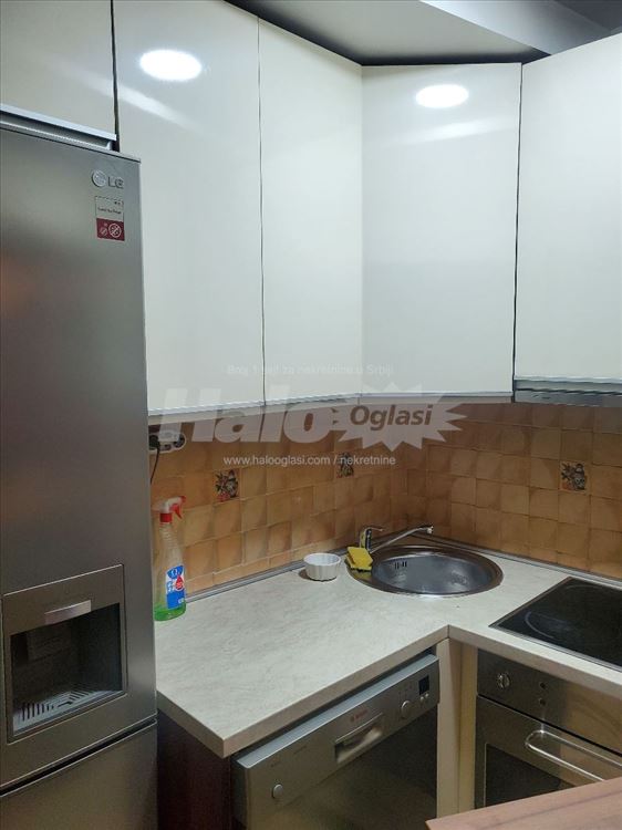 Izdajem moderno namešten stan na Vračaru — 3