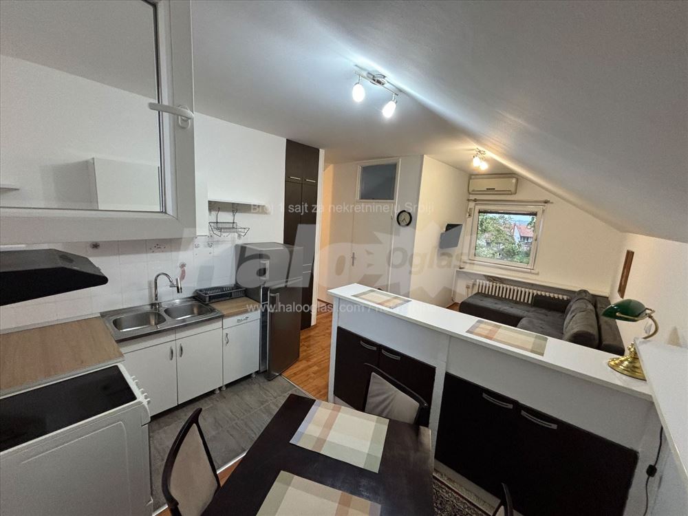 Izdajem namesten stan na Julinom brdu 45m2 — 2