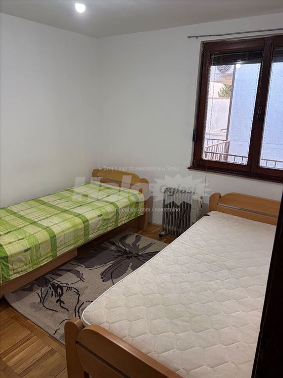 Izdajem namesten stan od 37m2 — 8