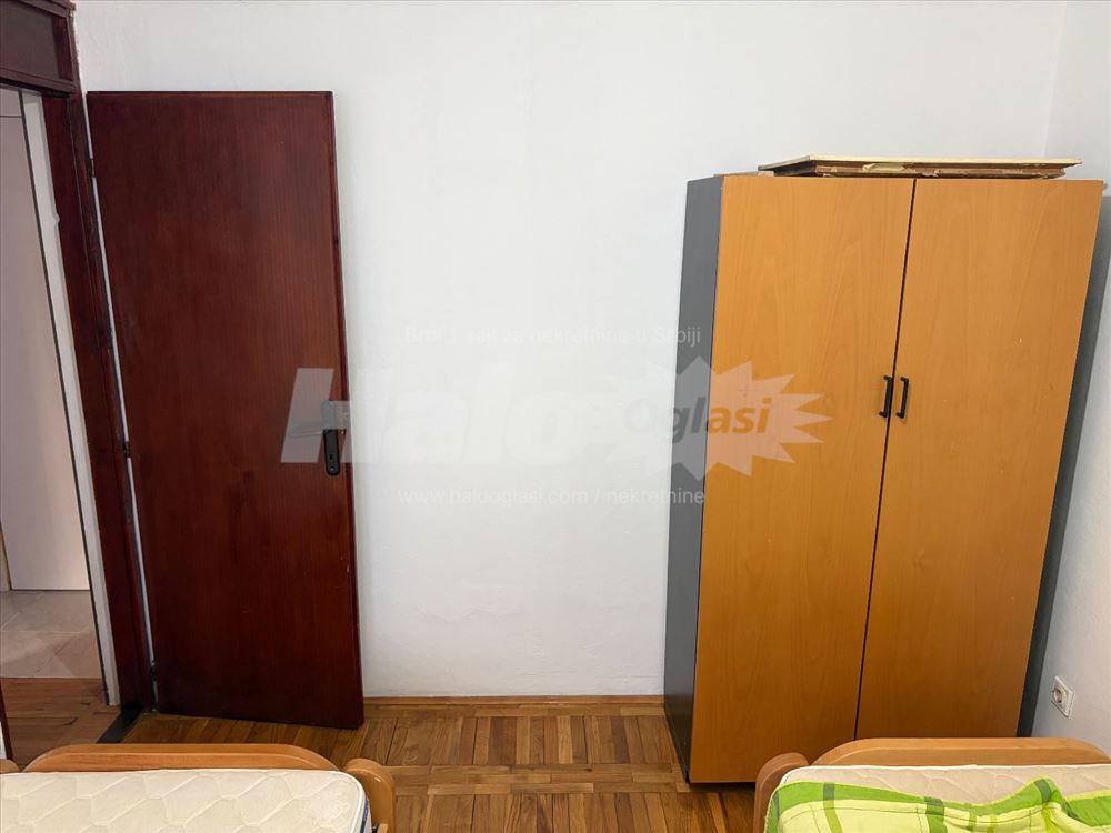 Izdajem namesten stan od 37m2 — 9