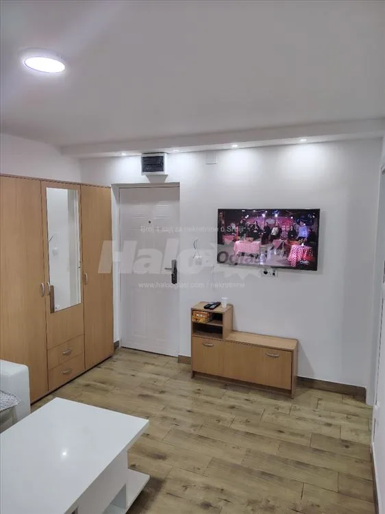 Izdajem namesten stan u kuci — 2