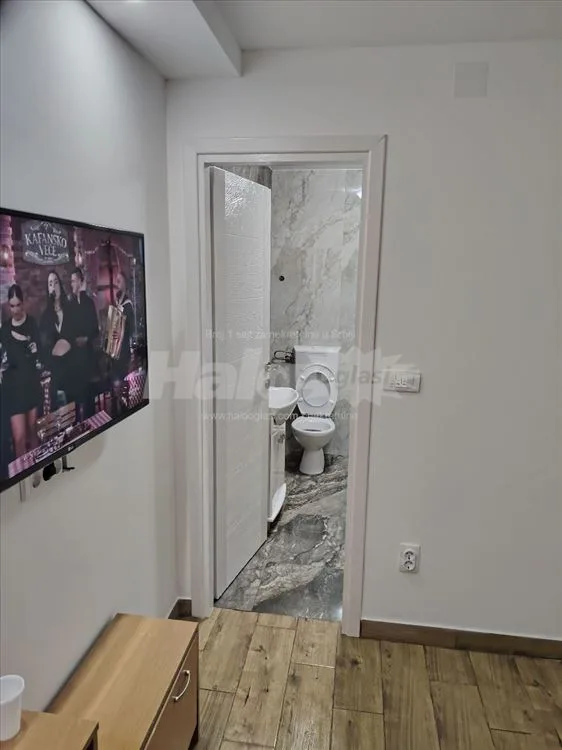 Izdajem namesten stan u kuci — 10