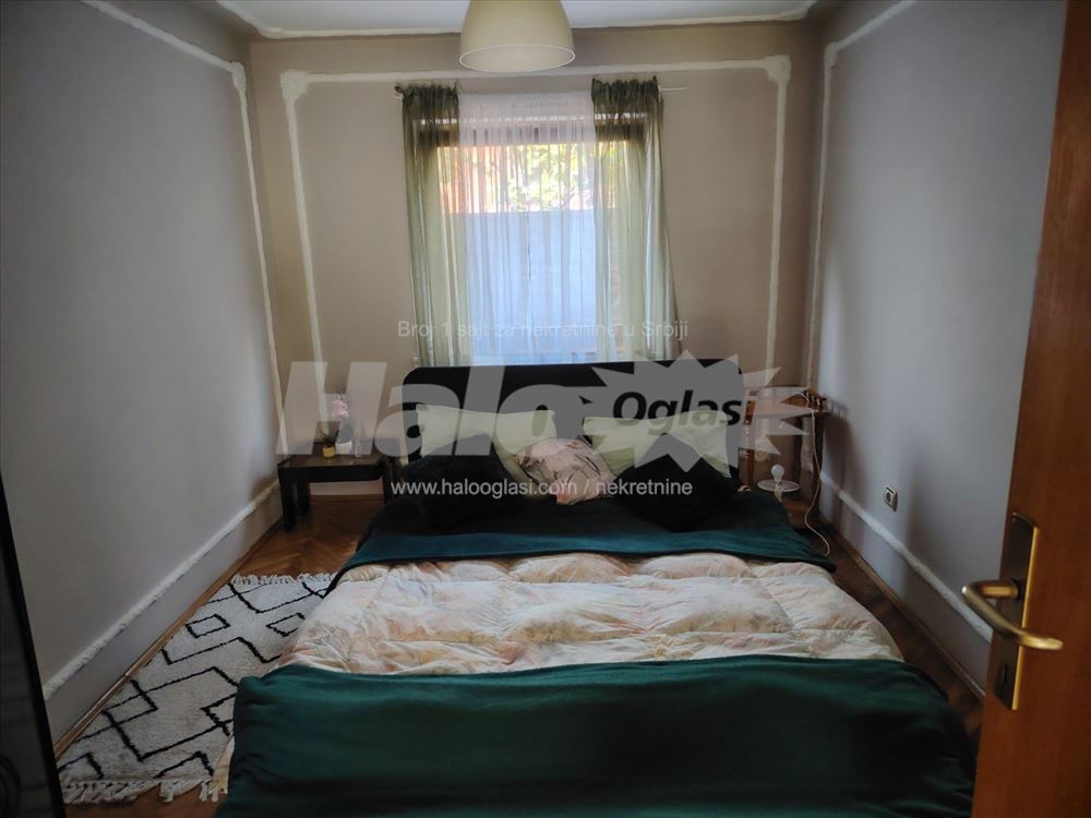 Izdajem namešten stan u kući sa dvorištem, 60m2 — 7