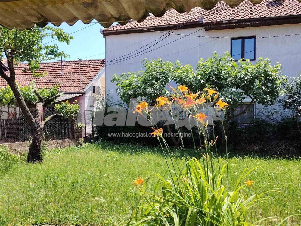 Izdajem namešten stan u kući sa dvorištem, 60m2 — 8