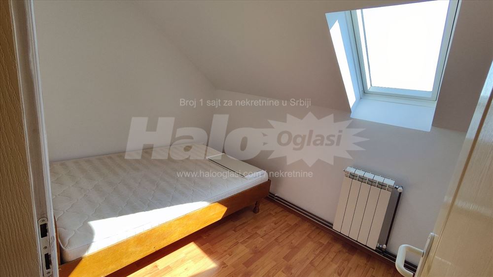 Izdajem namesten stan u kuci sa zasebnim ulazom — 12