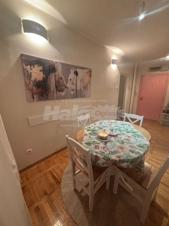 Izdajem namesten trosoban stan Brace Jerkovic, — 3