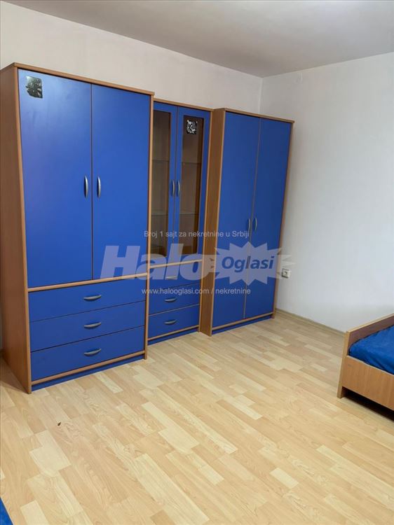 Izdajem namesten trosoban stan — 14