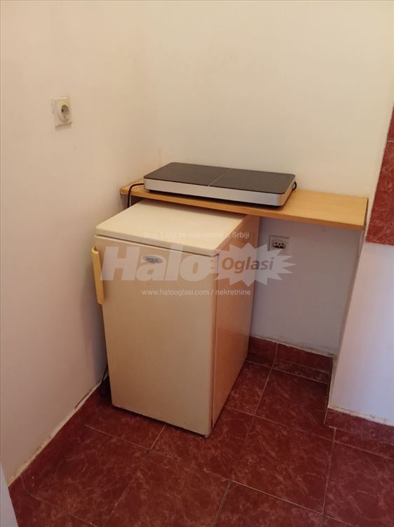 Izdajem nameštenu garsonjeru-Đeram — 5