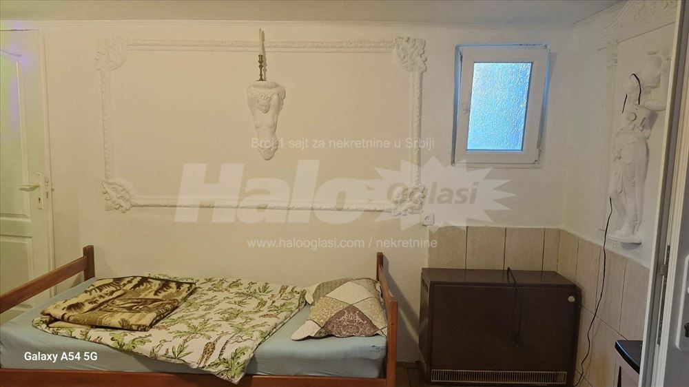 Izdajem nameštenu garsonjeru — 4