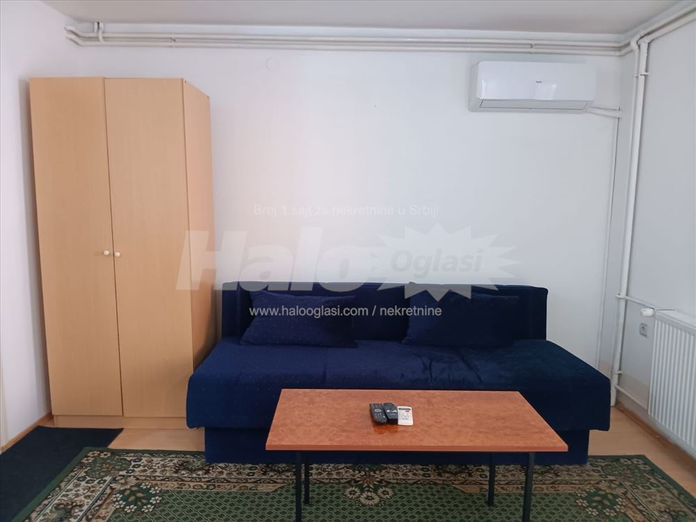 Izdajem namestenu garsonjeru sa cg — 3