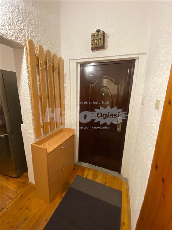 Izdajem namešten 1.5 stan, početak Vojislava Ilića — 3