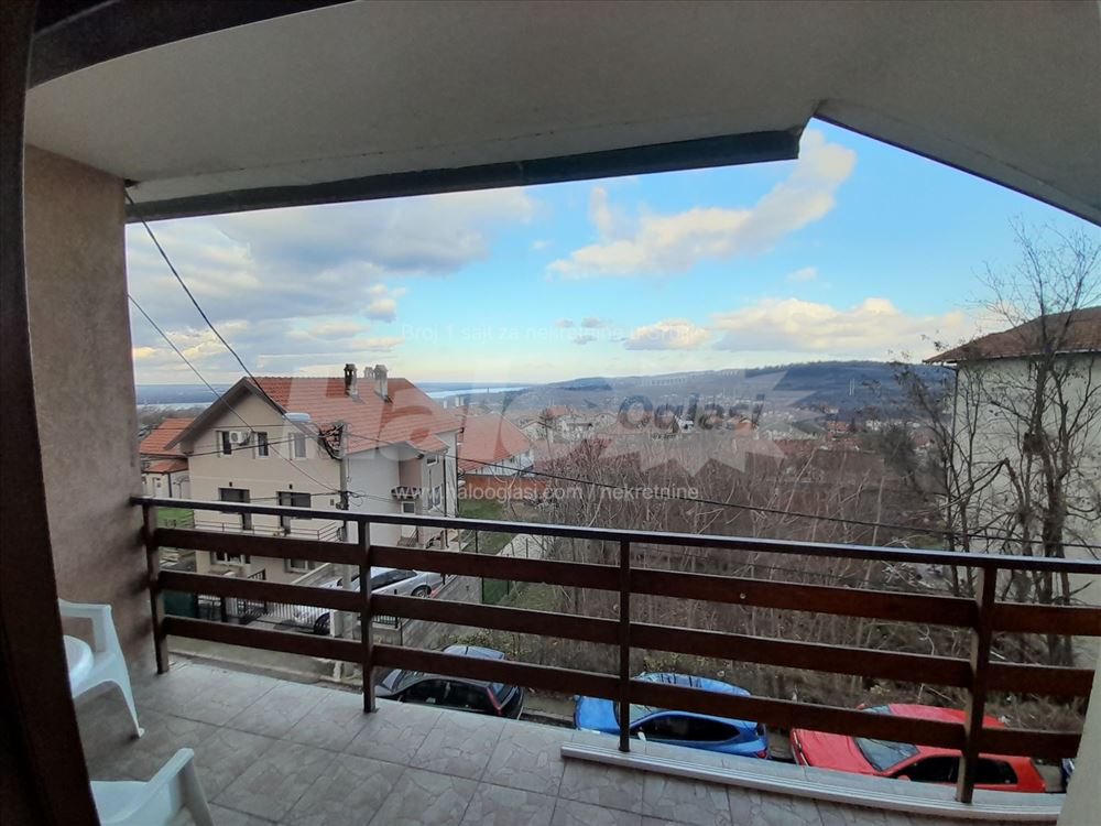 Izdajem namešten četvorosoban  stan — 3