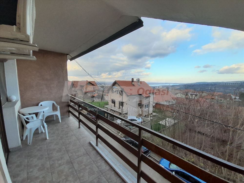 Izdajem namešten četvorosoban  stan — 4