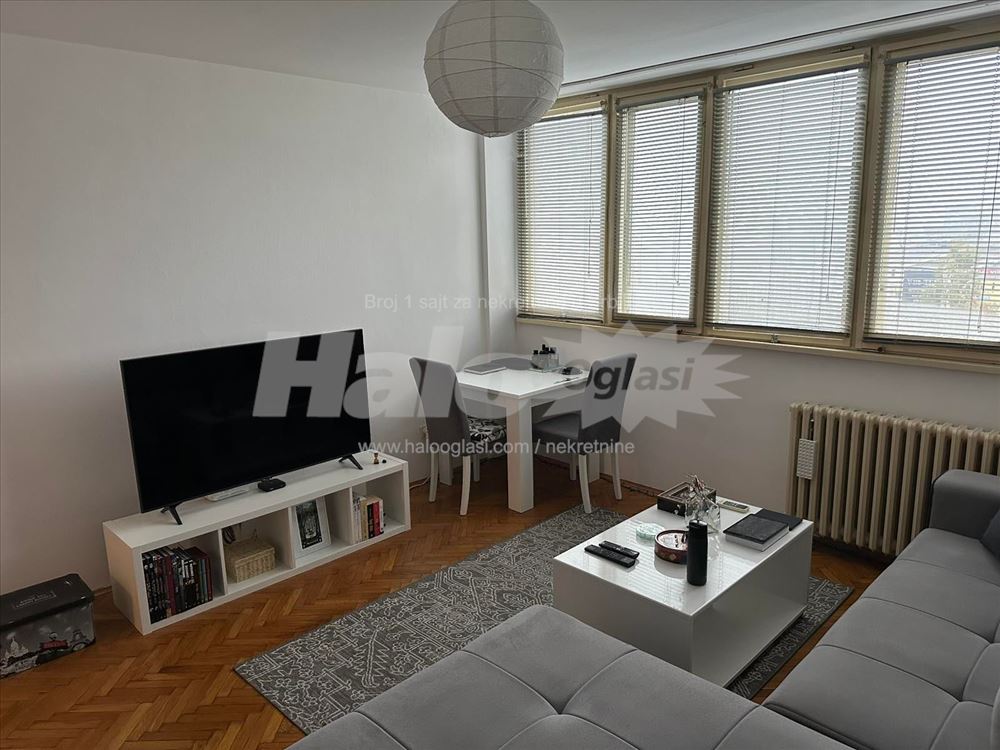 Izdajem namešten jednosobni stan od 32 m 2 . — 2