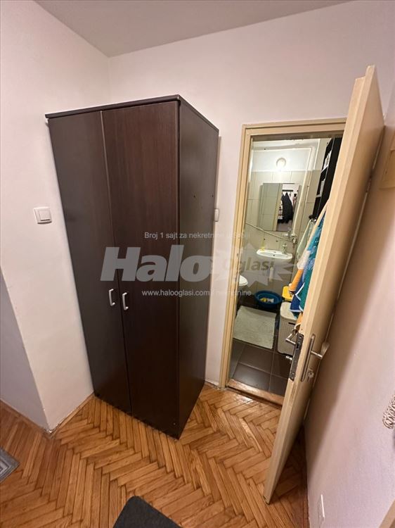 Izdajem namešten jednosobni stan od 32 m 2 . — 5