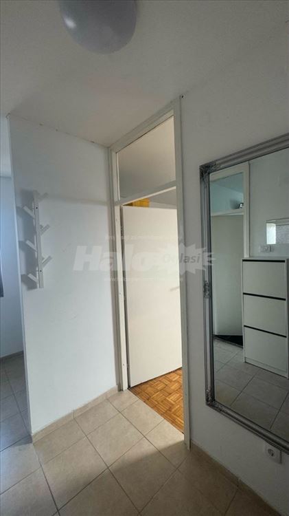 Izdajem namešten stan 32m² Crnotravska — 6