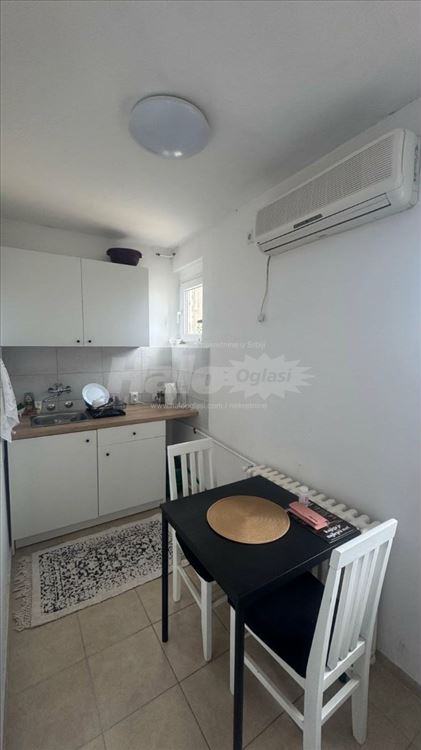 Izdajem namešten stan 32m² Crnotravska — 7