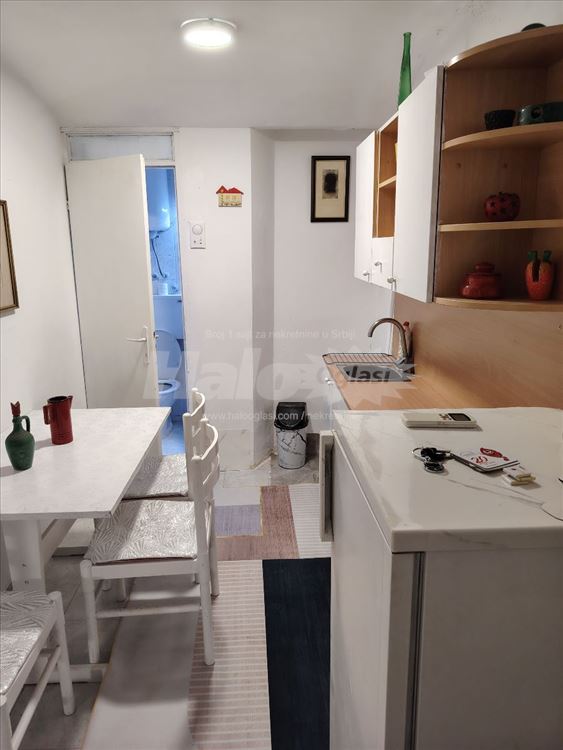 Izdajem namešten stan 35m2 Vračar, vlasnik — 4