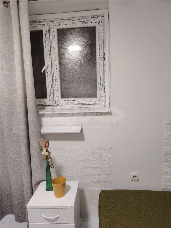 Izdajem namešten stan 35m2 Vračar, vlasnik — 12