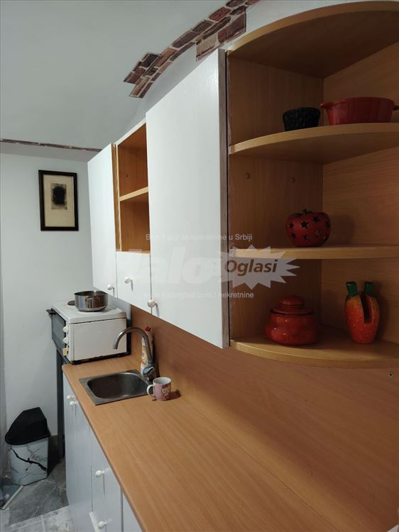 Izdajem namešten stan 35m2 Vračar, vlasnik — 15