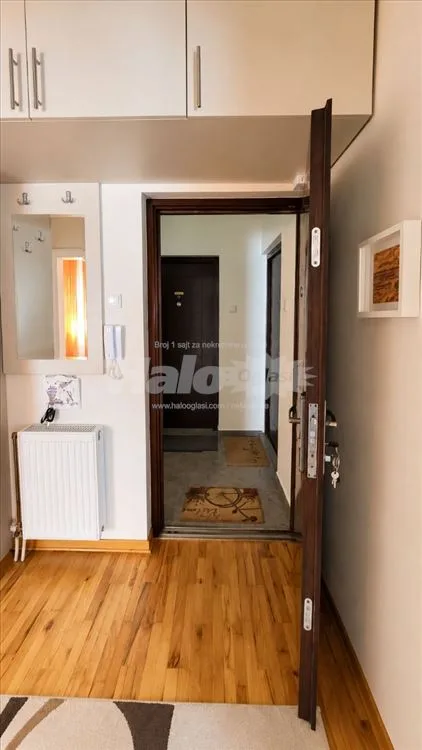 Izdajem namešten stan 41 m2 — 15
