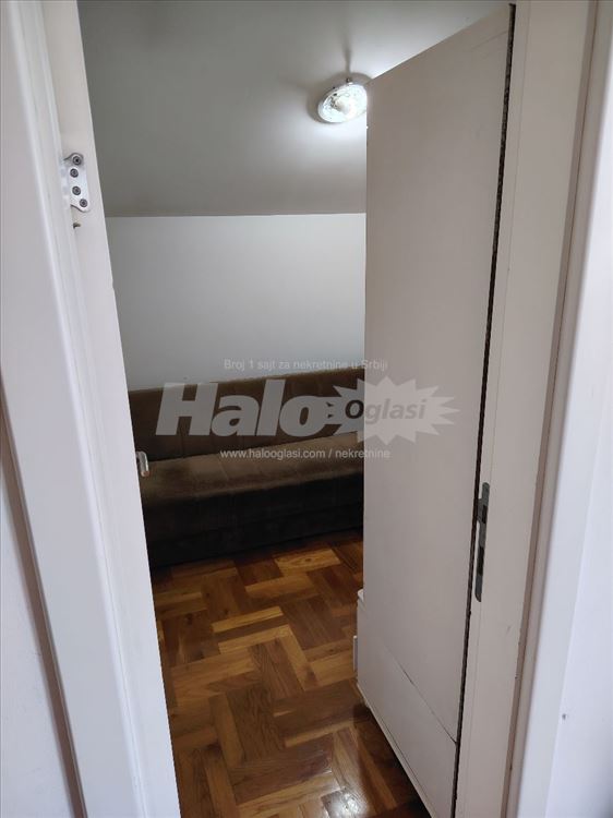 Izdajem namešten stan 50m2 — 4