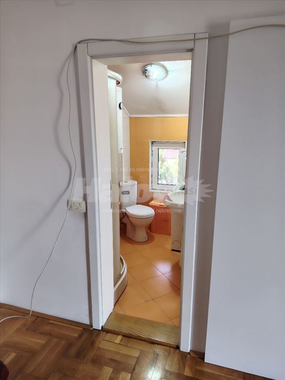Izdajem namešten stan 50m2 — 8