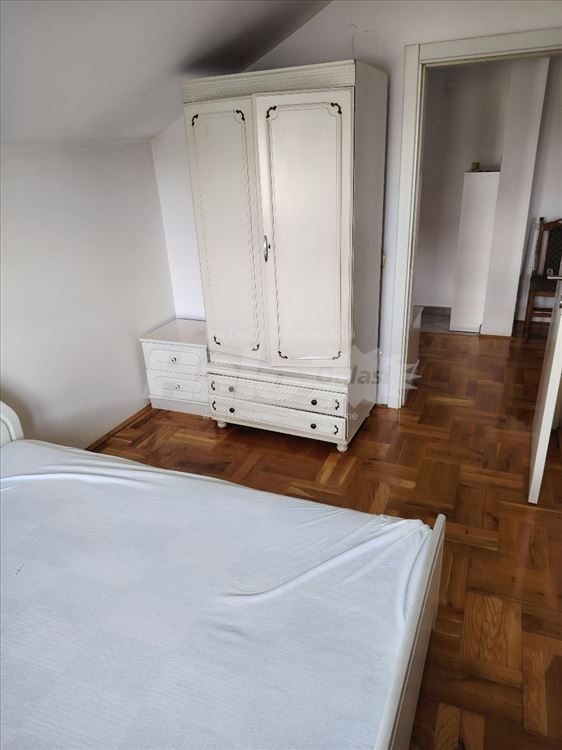 Izdajem namešten stan 50m2 — 9