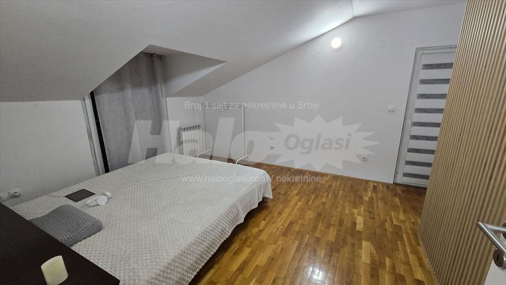 Izdajem namešten stan. — 13