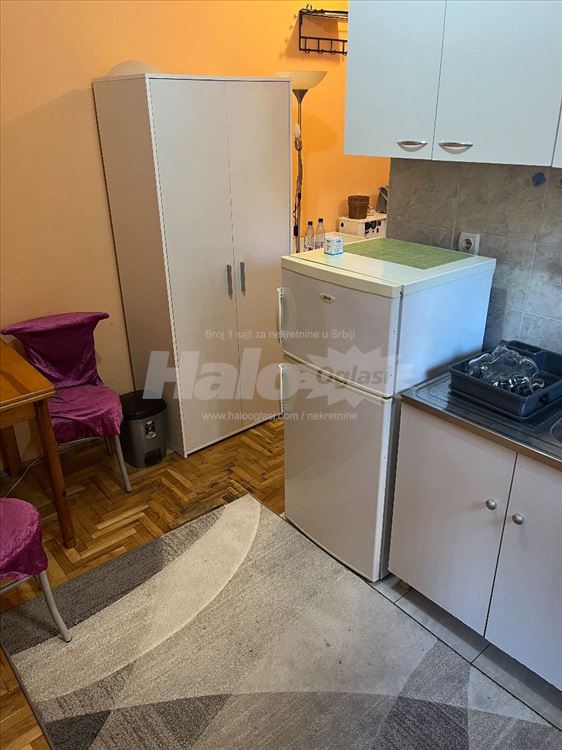 Izdajem namešten stan na Mirijevu — 10