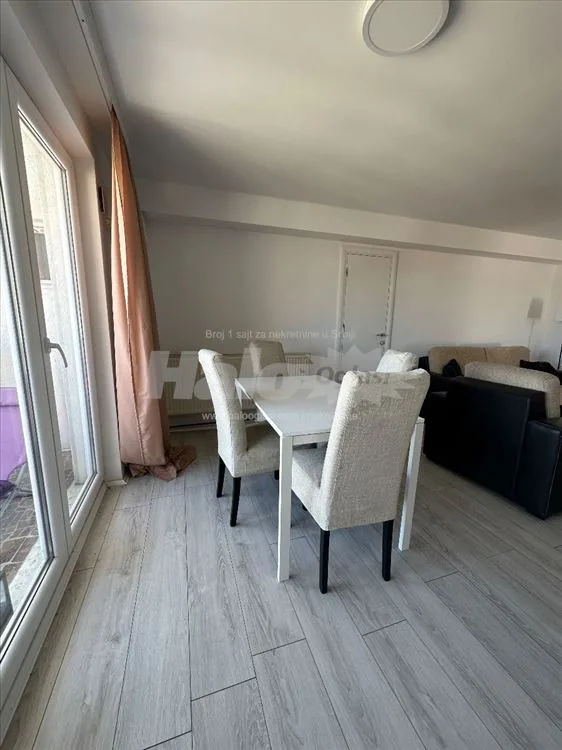 Izdajem namešten stan sa uračunatim troškovima — 7