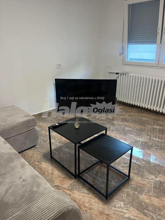 Izdajem namešten stan u Batajnici — 12