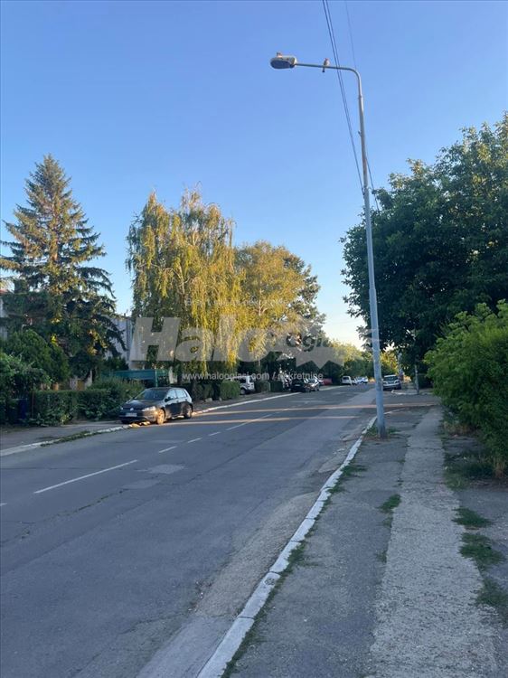 Izdajem namešten stan u Batajnici — 15