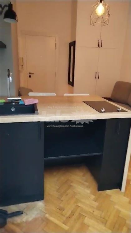 Izdajem namešten stan u Centru Beograda, Krunska — 3