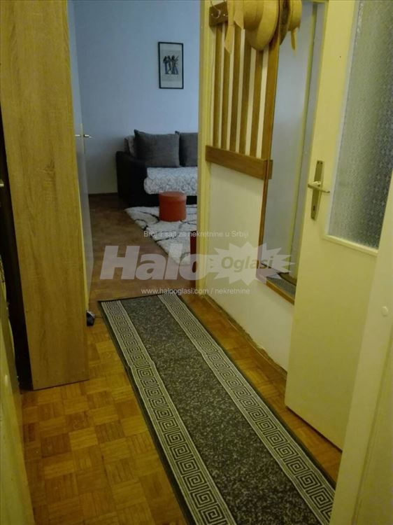 Izdajem namešten stan - ulica Braće Jerković — 7