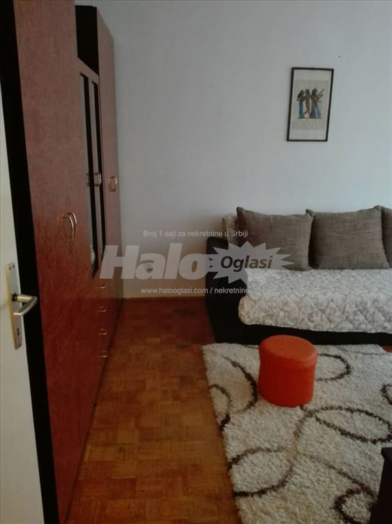 Izdajem namešten stan - ulica Braće Jerković — 8