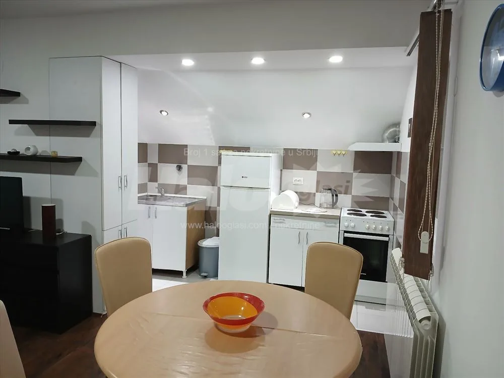 Izdajem nameštenu garsonjeru 36m2 Borča II — 3
